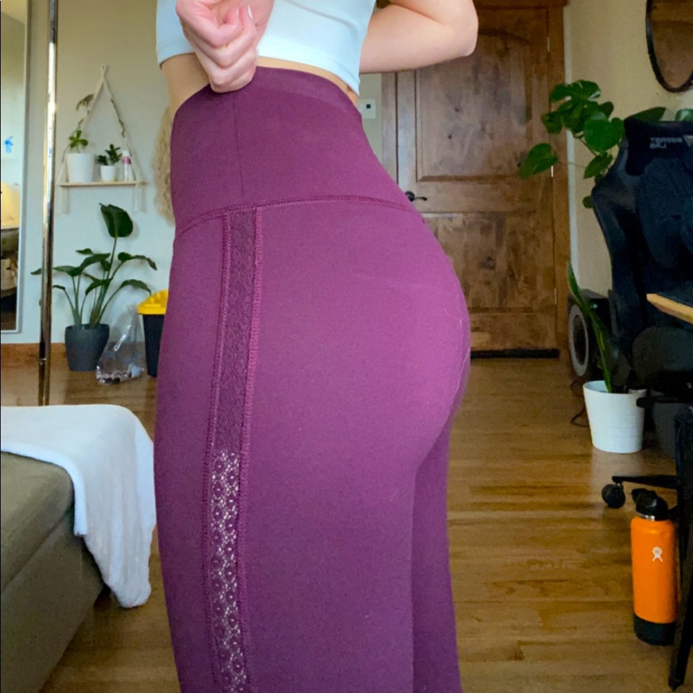 Like new cozy lace panel aerie leggings in maroon